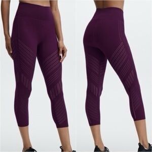 Fabletics Dark Purple Perforated Seamless Leggings Sculptknit XS
